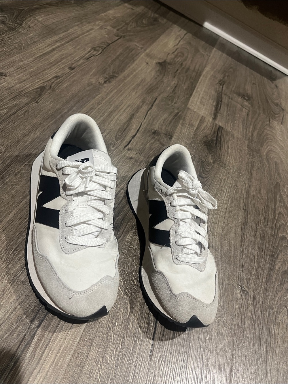 New Balance Women's White and Black Retro Runner Sneakers - Picture 4 of 4